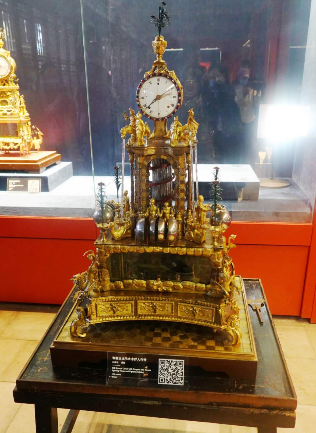 奢侈品修复学徒_奢侈品修复培训要去哪里学_奢侈品修复师前景